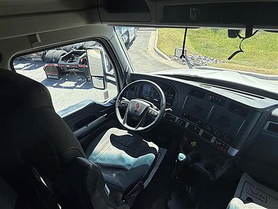 2023 Kenworth T680