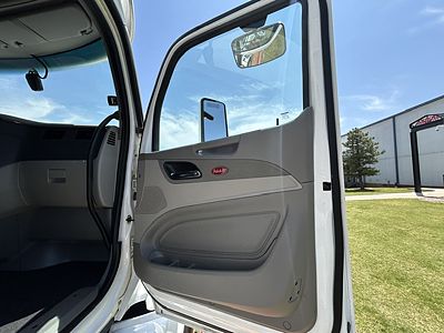 2022 Peterbilt 579