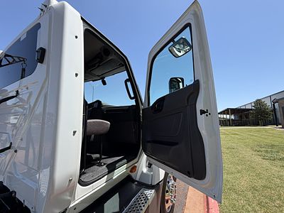 2022 International LT625