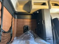 2020 Freightliner CA126