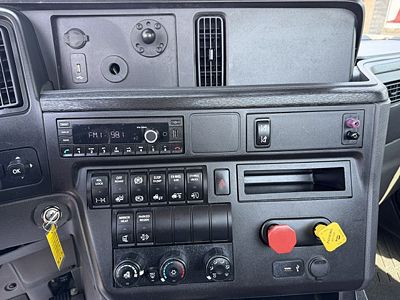 2022 International LT625