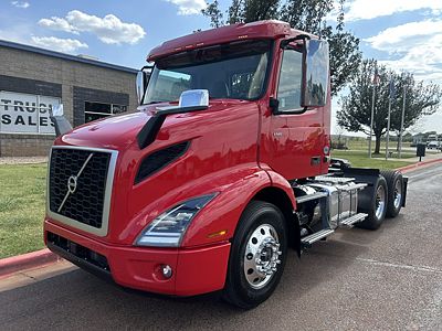 2022 Volvo VNR300
