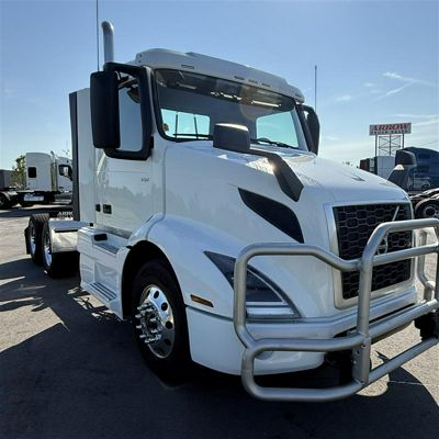 2023 Volvo VNR64T300