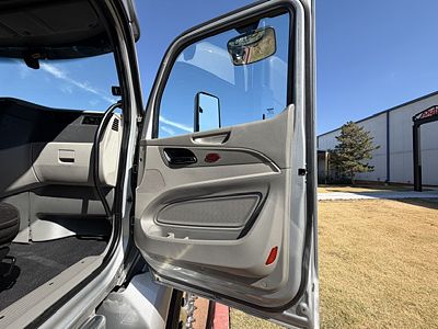 2021 Peterbilt 567
