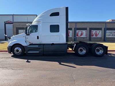 2022 International LT625