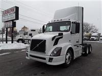 2015 Volvo VNL300