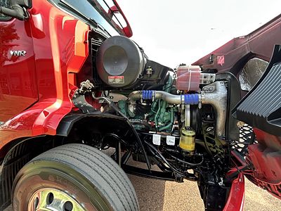 2022 Volvo VNR300