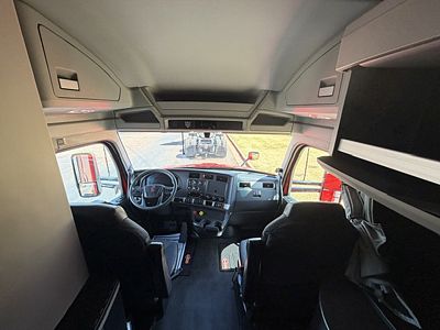2023 Kenworth T680