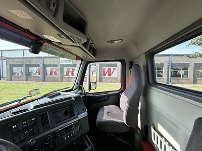 2022 Volvo VNR300