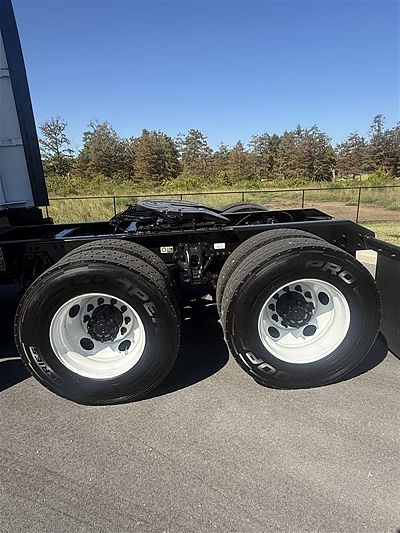 2023 Kenworth T680