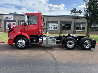 2022 Volvo VNR300
