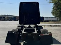 2020 Freightliner CA126