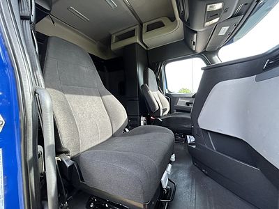 2020 Freightliner CA126