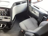 2022 Freightliner CA126