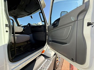 2022 International LT625