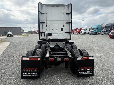 2022 International LT625