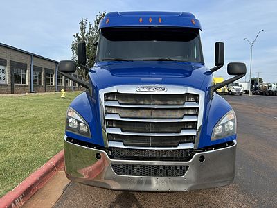 2020 Freightliner CA126