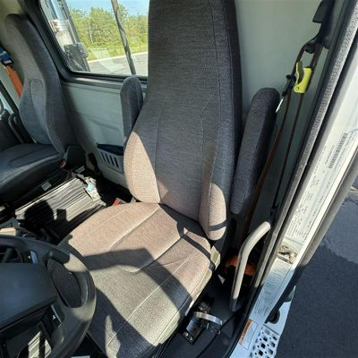2023 Volvo VNR64T300