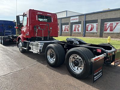 2022 Volvo VNR300