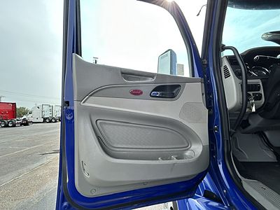 2022 Peterbilt 579