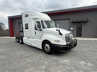 2022 International LT625