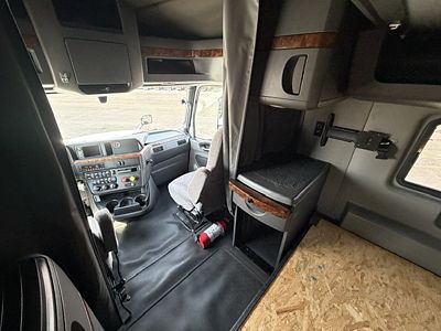 2022 International LT625
