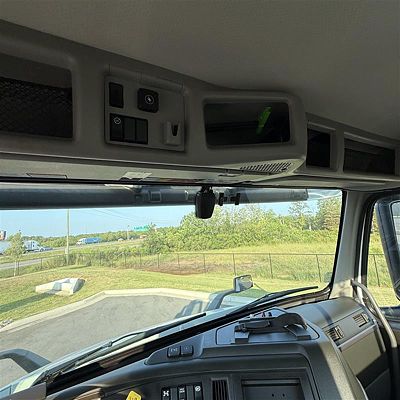 2024 Volvo VNR64T300