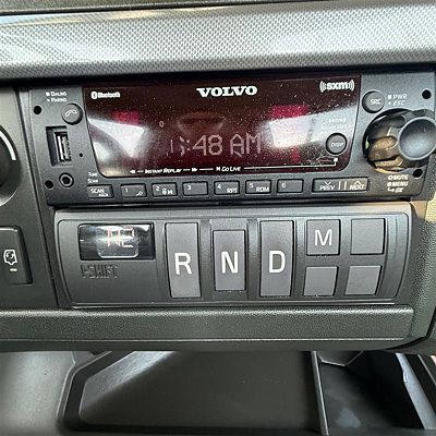 2024 Volvo VNR64T300