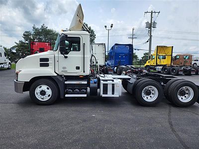 2021 Mack AN64T