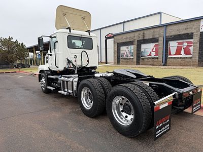 2022 Mack AN64T