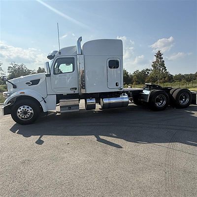2023 Peterbilt 567