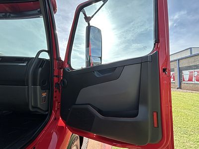 2022 Volvo VNR300