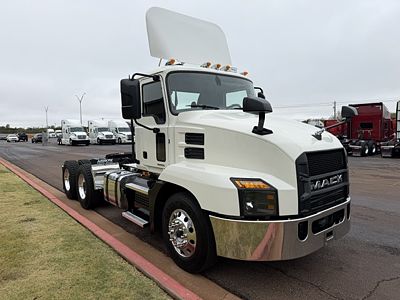 2022 Mack AN64T