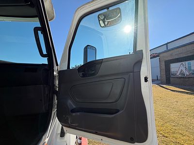 2022 International LT625