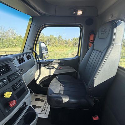 2023 Peterbilt 579
