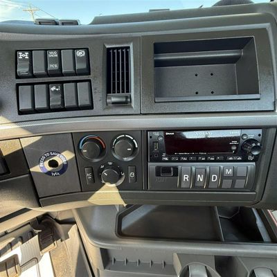 2023 Volvo VNR64T300