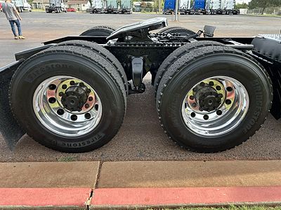 2020 Freightliner CA126