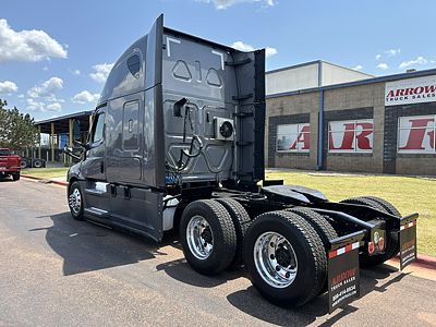 2022 Freightliner CA126