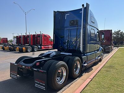 2022 Volvo VNL860