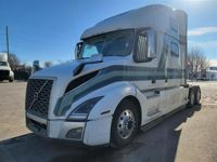 2022 Volvo VNL64T860