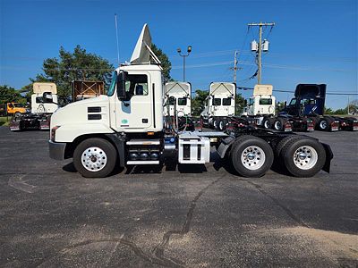 2021 Mack AN64T