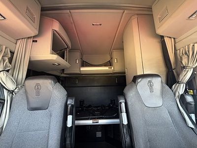 2023 Kenworth T680