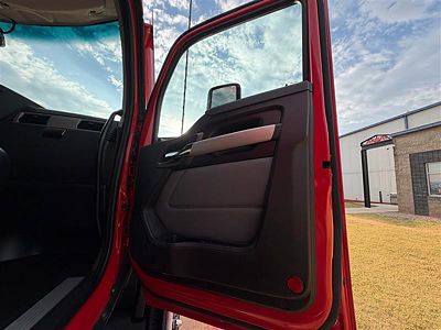 2023 Kenworth T680