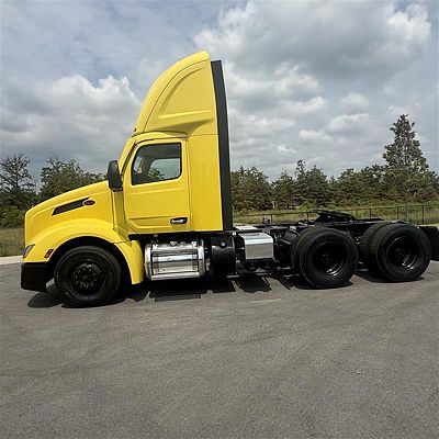 2023 Peterbilt 579