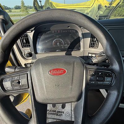 2023 Peterbilt 579