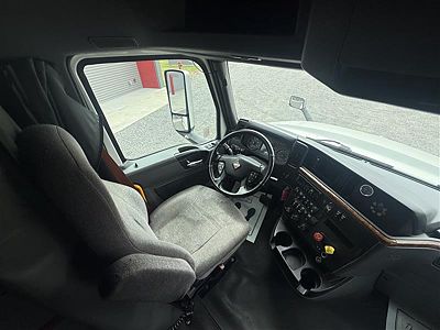 2022 International LT625