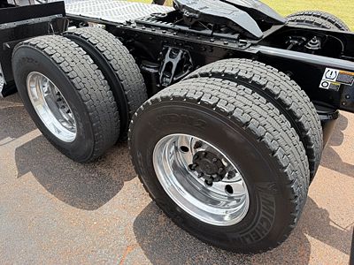 2022 Kenworth T680