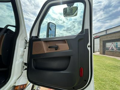 2022 Freightliner CASCADIA