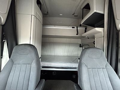 2022 Peterbilt 579