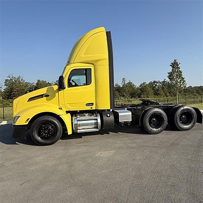 2023 Peterbilt 579